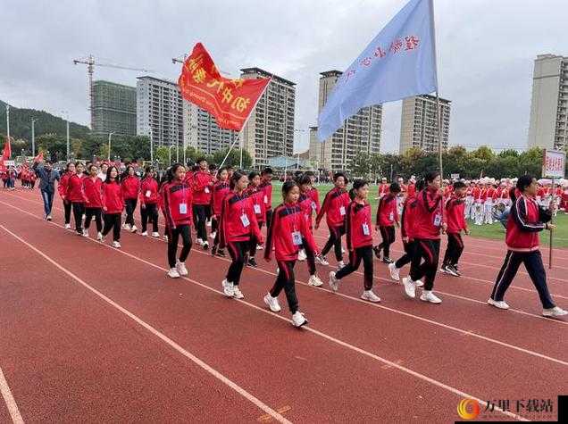 超级凌乱的校园运动会有弹窗：令人惊讶的场景